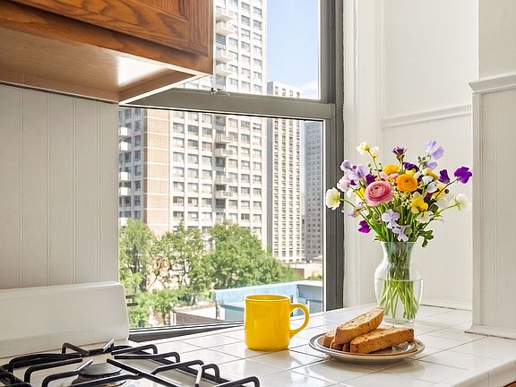 5th image of 30 W 90th St APT 8C