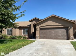 30594 Hawk Ct, Visalia, CA 93291