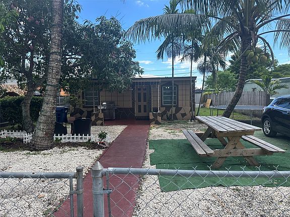 3rd image of 2120 Wilmington Street