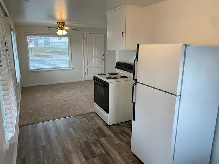 301 SW Isaac Ave — Photo 8