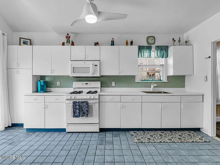 307 18th Ave — Photo 12