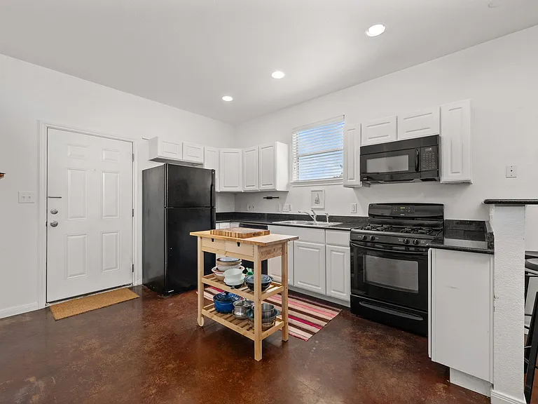 1610 Willow St #B — Photo 12