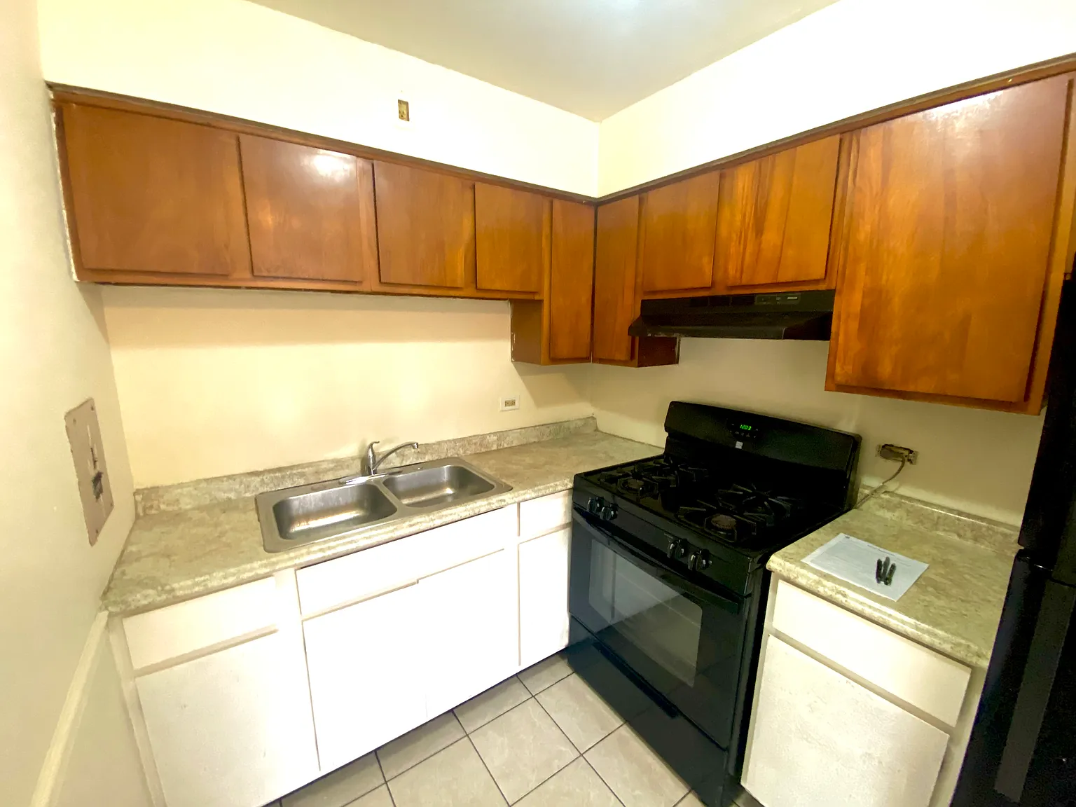 1 bed, 700 sqft, $1,300 — Photo 3