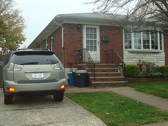 2nd image of 330 Mosel Ave