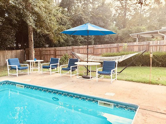 4th image of 2915 Huntington Dr