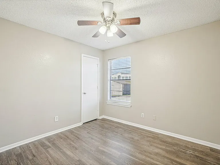 15-web-or-mls-Sappington Pl-013