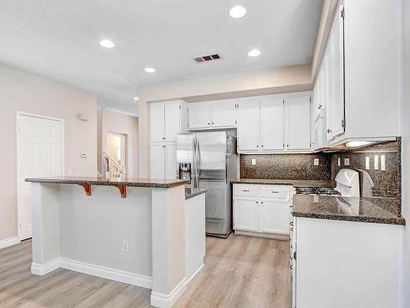 4th image of 13346 Hariana Ave