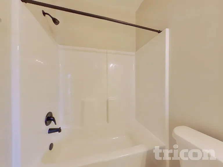 124 Kings Crossing Ct — Photo 14