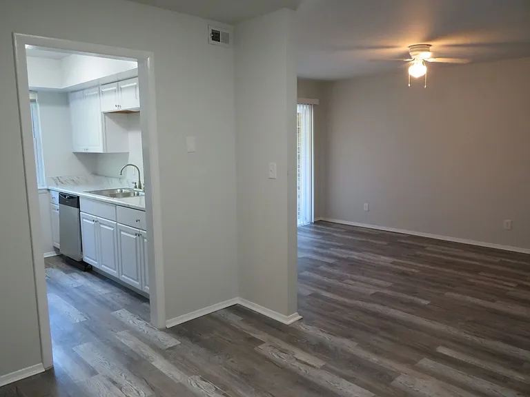 1100 Lakeview Ave — Photo 6