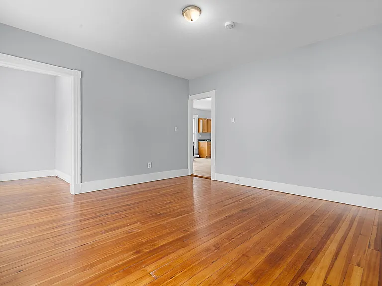 354 Poplar St #2 — Photo 6