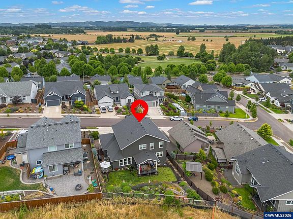 2nd image of 2893 NW Mount Ashland Ln