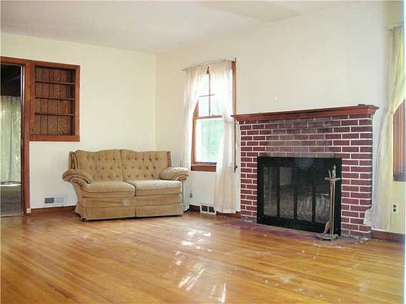 4th image of 96 Brinker Ave
