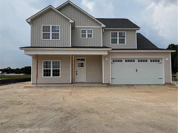 4744 Slew Dr, Hope Mills, NC 28348
