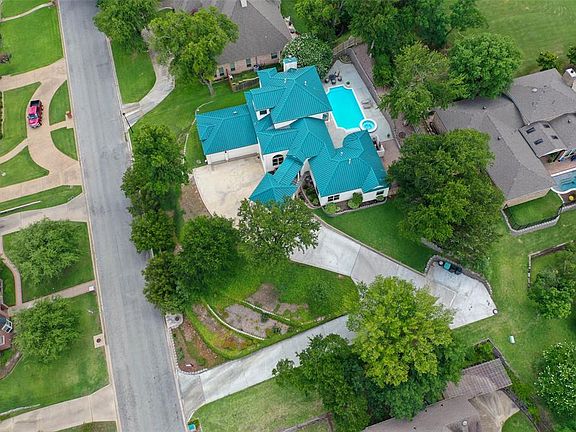 5th image of 300 Laurel Creek Dr