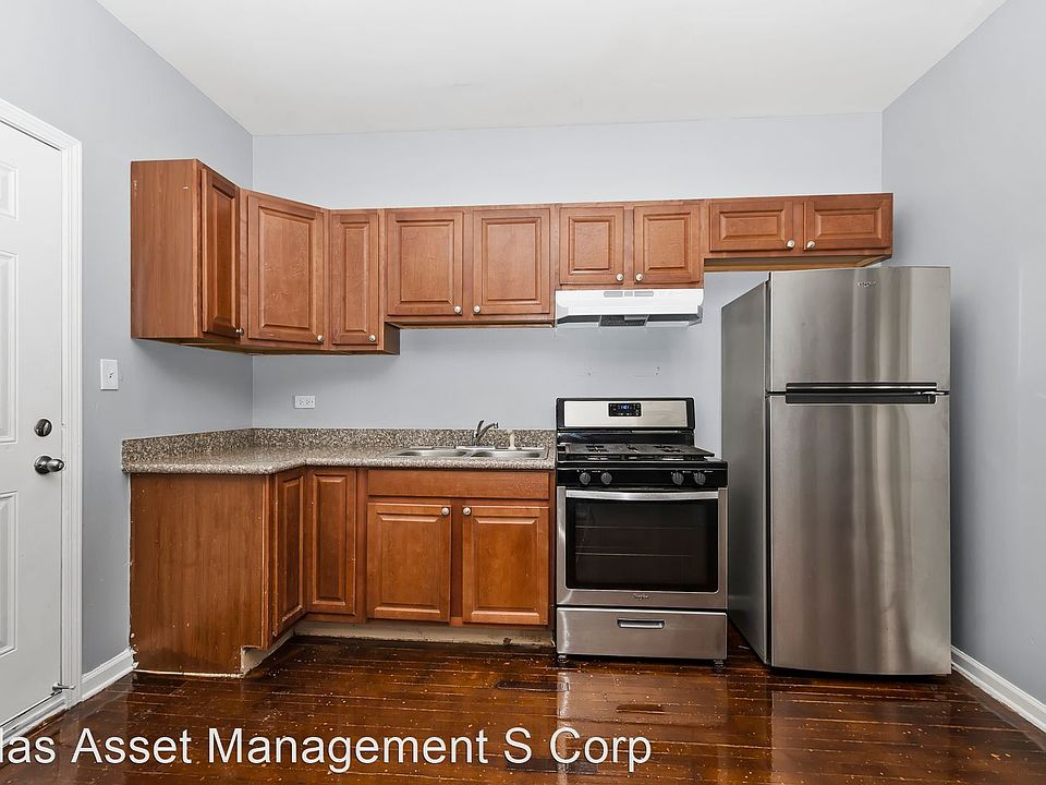 1st image of 818 E 67th St #7672376
