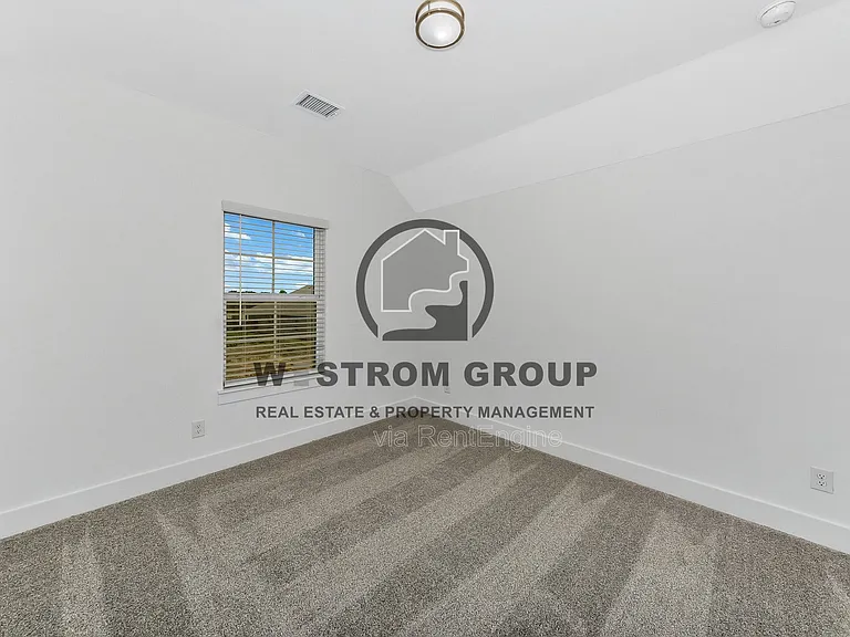 17229 Oxborough Dr — Photo 24