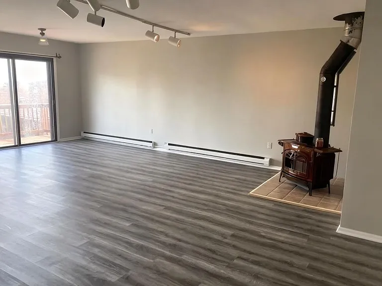 254 Richard Ct — Photo 3