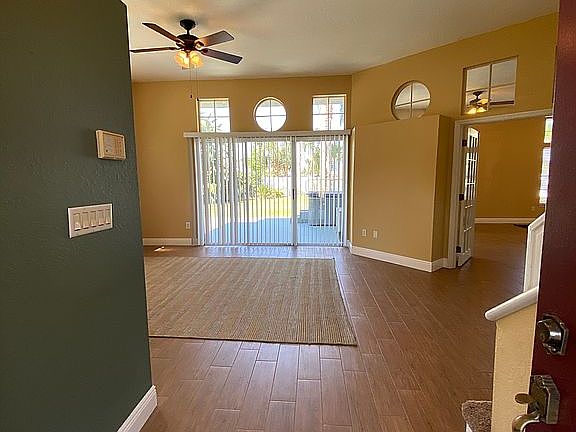 2nd image of 816 W Charing Cross Cir
