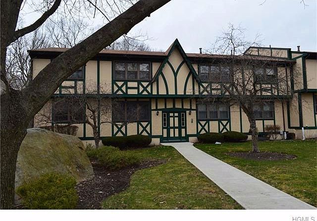 1st image of 60 Milford Ln #2C
