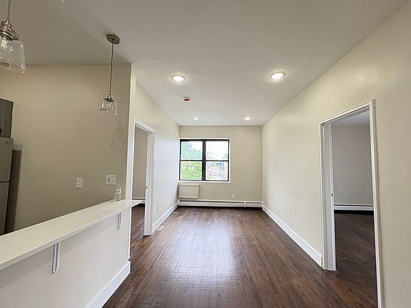 2nd image of 55 2nd Ave #B4