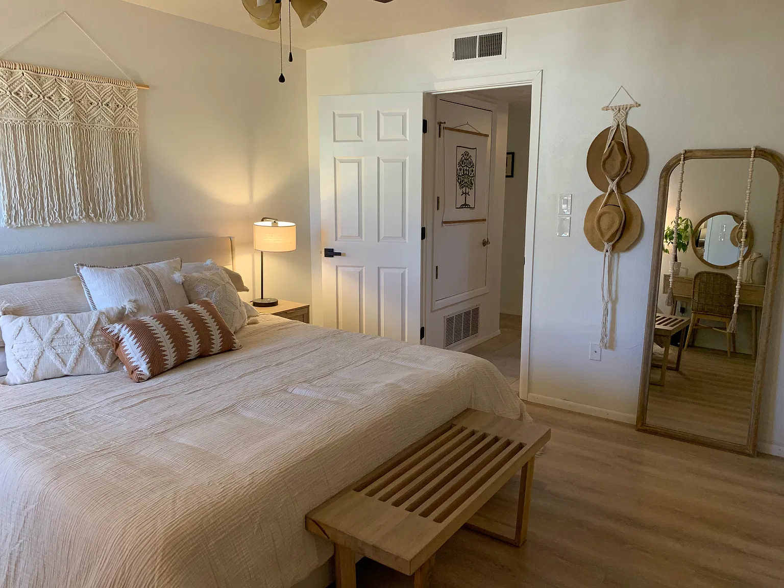 2812 Plaza Rojo — Photo 2