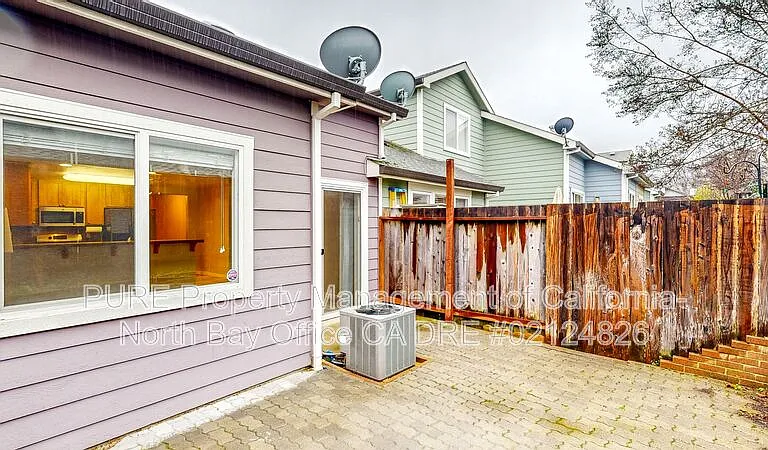 132 Treadway Ct — Photo 40