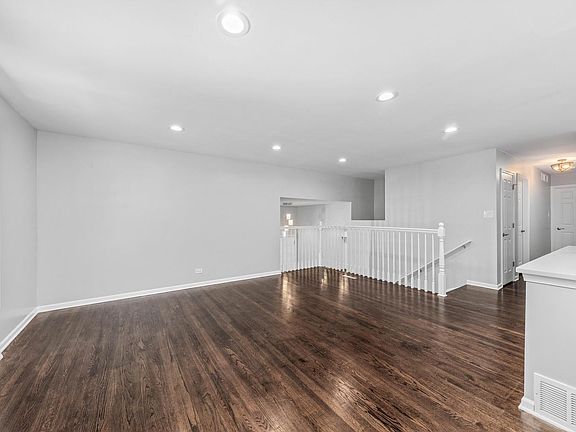 5th image of 921 Belair Dr