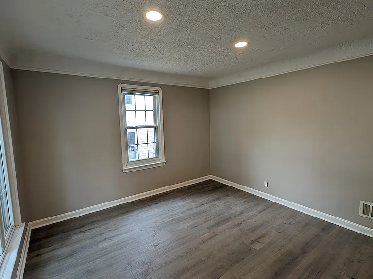 8900 Fernhill Ave — Photo 3