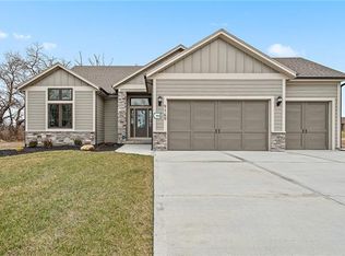 24153 W 92nd St, Lenexa, KS 66227