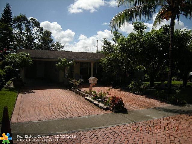 2nd image of 2421 Island Dr