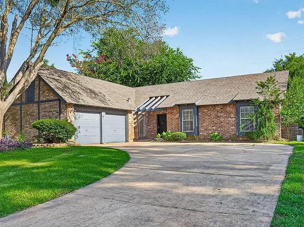 14215 Locke Ln, Houston, TX 77077