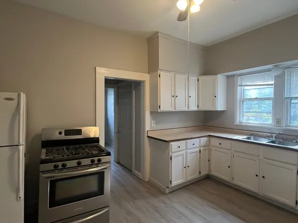 225 E Parkway Ave #1, Oshkosh, WI 54901