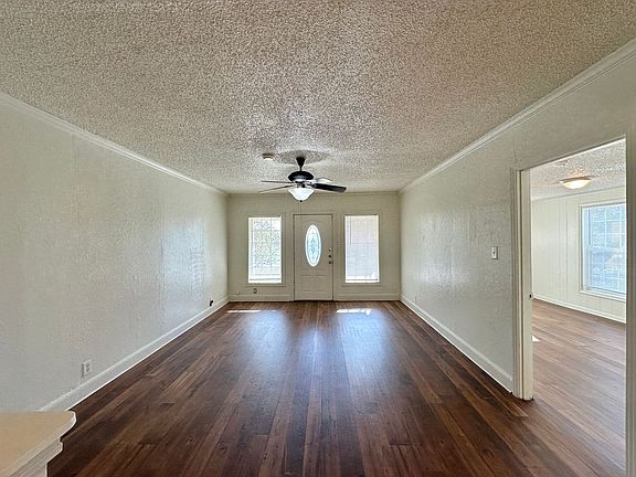 5th image of 801 W Green Ave