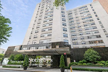 125-10 Queens Boulevard