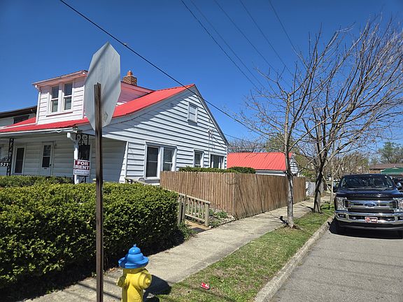 2nd image of 2527 Saint Charles Ave
