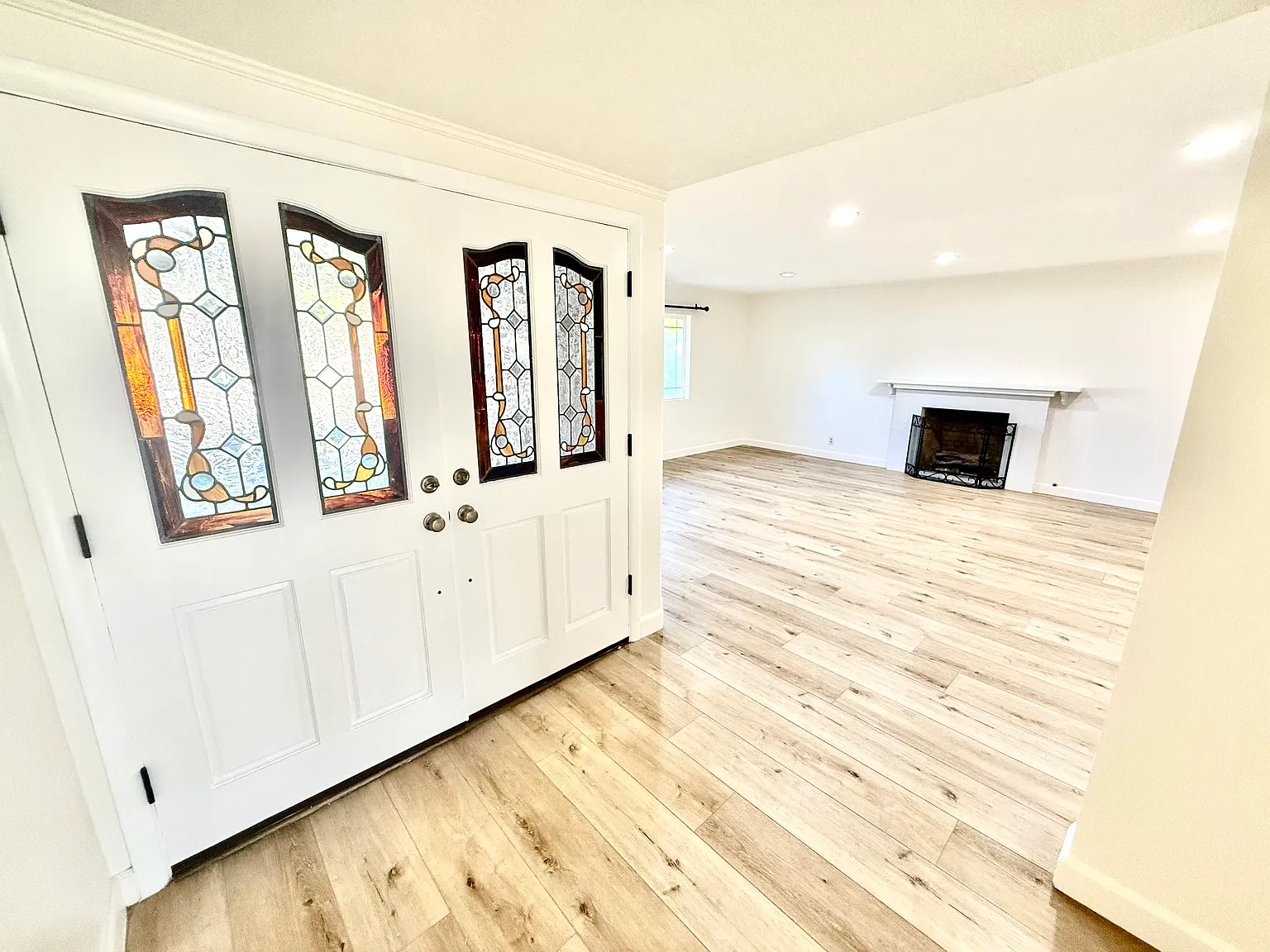 2121 Mignon Way — Photo 4