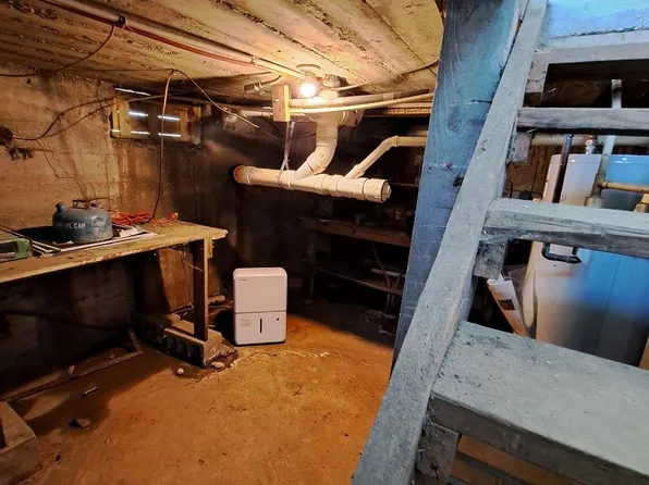 782 Sheep Rd, New Lebanon, OH 45345