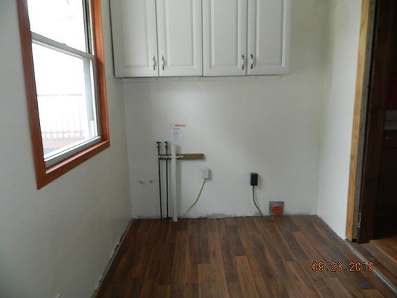 3rd image of 807 15th St