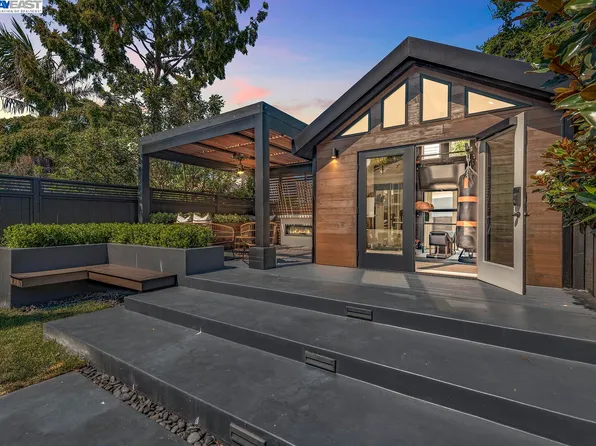 1134 53rd St, Oakland, CA 94608