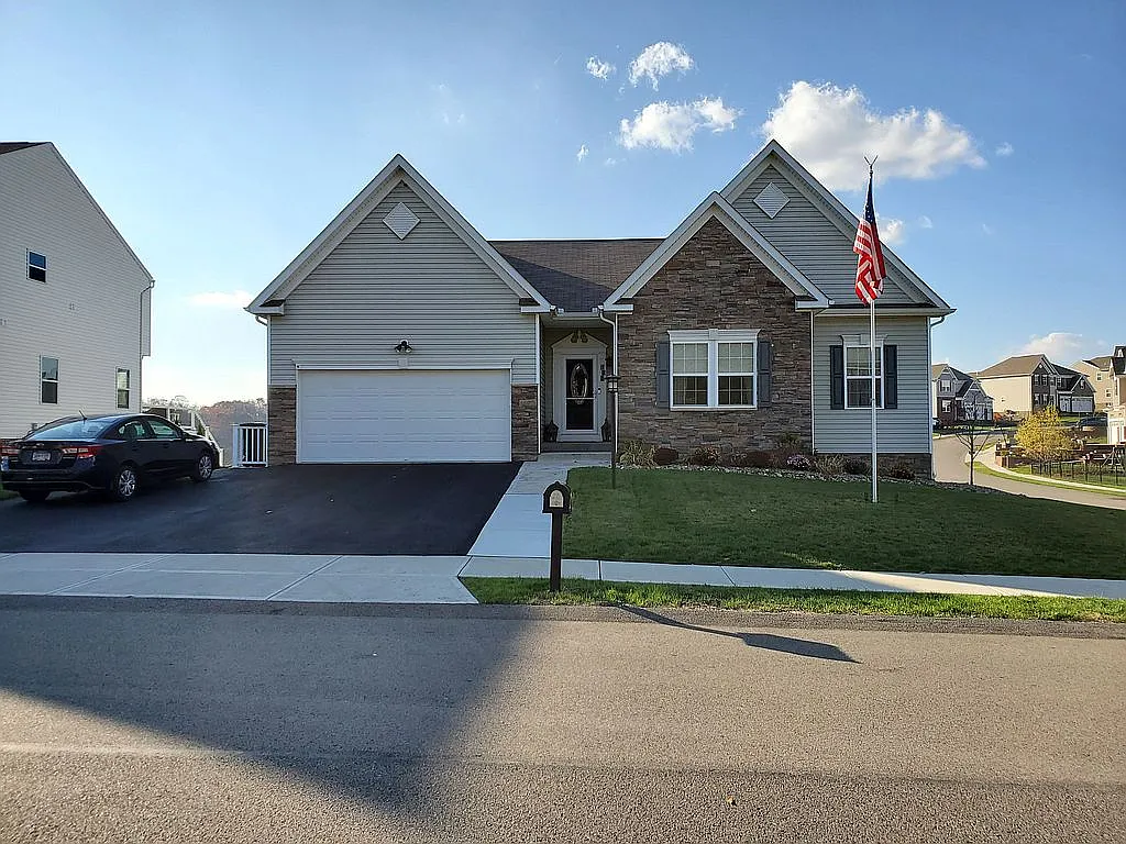 135 Centennial Dr photo 1