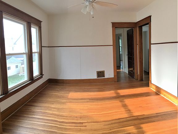 4th image of 146 Bloomfield Ave