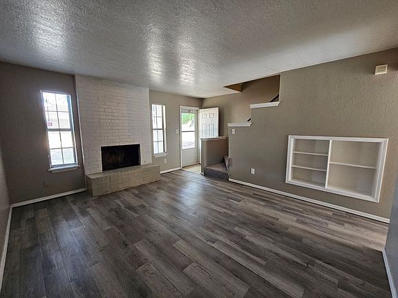 2nd image of 2121 Beaumont Dr APT D