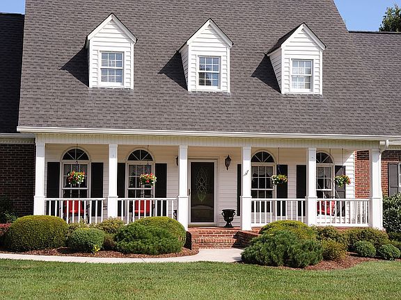 2nd image of 185 Peppertree Dr