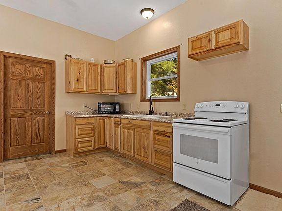 4th image of 2067 Town Rd #L