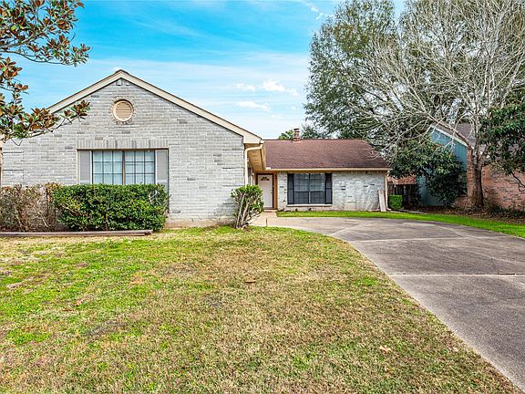 3rd image of 22722 Hawkwood Dr