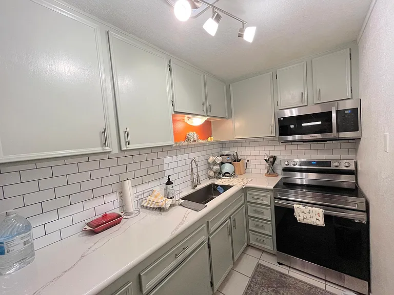 2860 N Los Felices Rd #100 — Photo 15