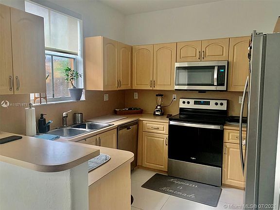 5th image of 11652 NW 77th Ter