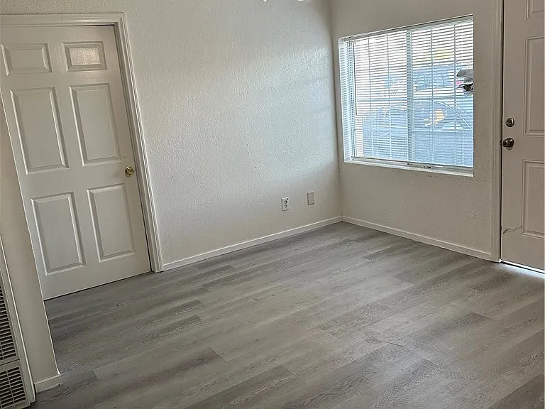 1314 E Laurelwood Dr — Photo 71