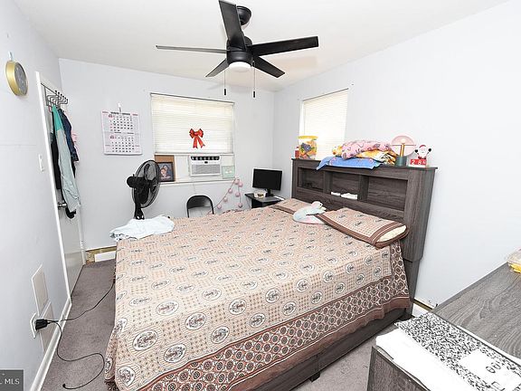 5th image of 597 Adams Ave