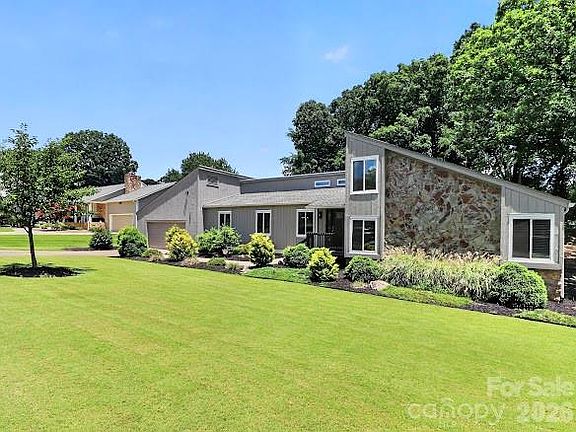 4th image of 8401 Raintree Ln